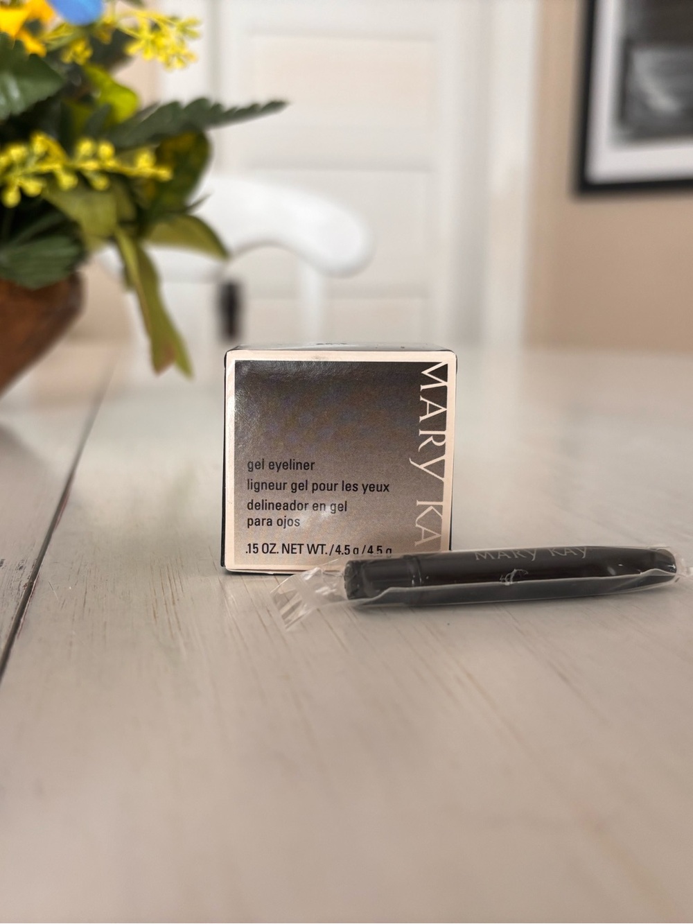 Mary Kay Black Gel Eyeliner - Intense Black Finish
